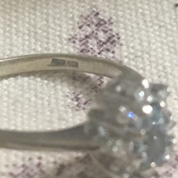 Preloved dainty solid 10K Aquamarine with sapphire side stones. - Picture 3 of 7